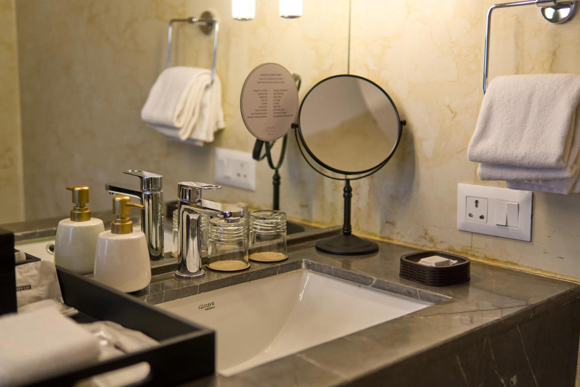 Shulem Boutique Hotel Dimāpur Extérieur photo